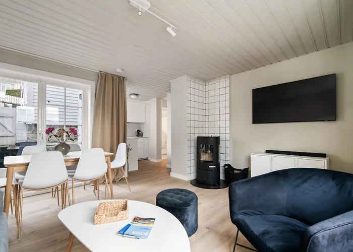 - Stylish & Cozy Apartment *